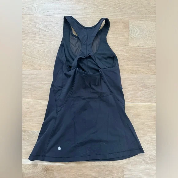 Lululemon Mesh With Me razorback tank top, black, size 4 - Picture 7 of 8